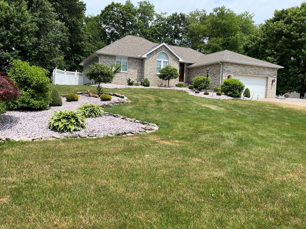 803 Whitetail Dr, New Castle, PA 16101-6041