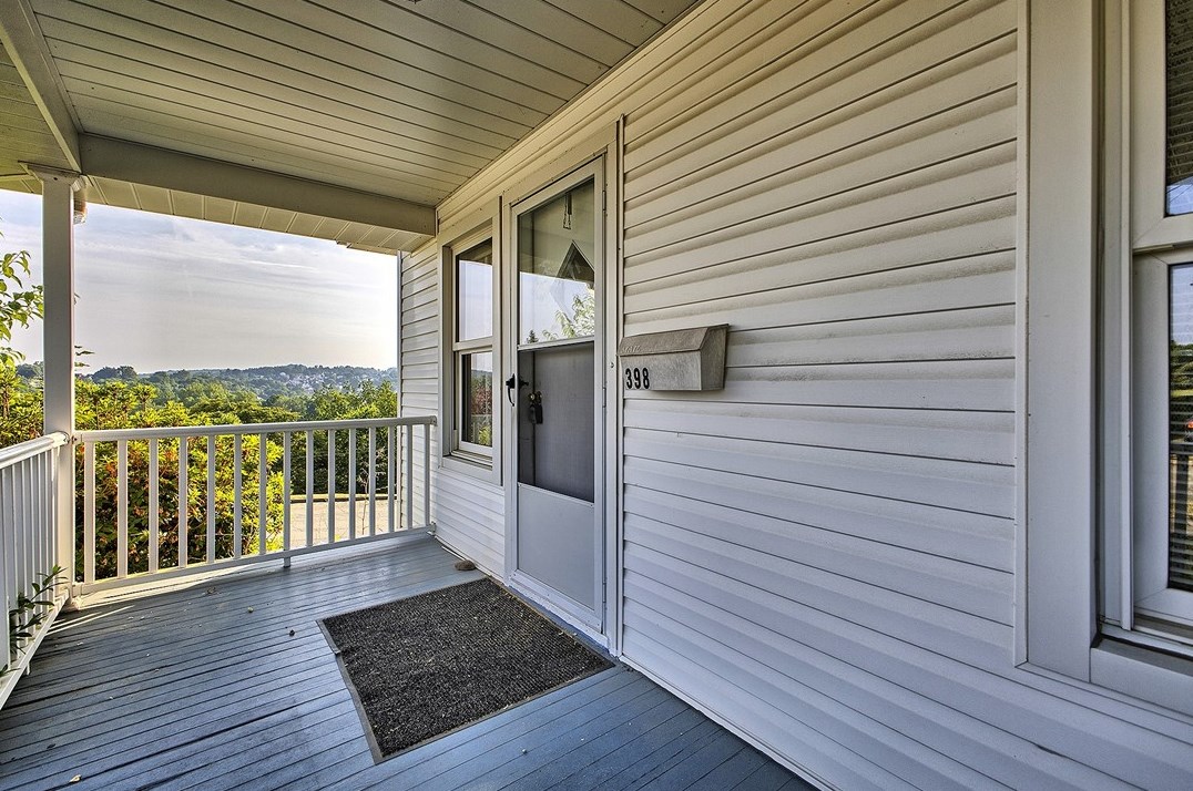398 Michigan Ave, Jeannette, PA 15644