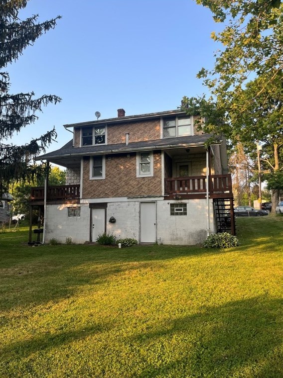 39 Becker St, Houston, PA 15342-1801