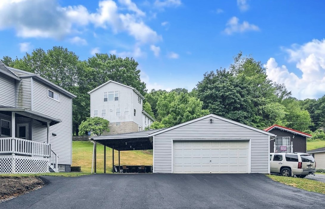 503 Summit Ave, Ellwood City, PA 16117-2845