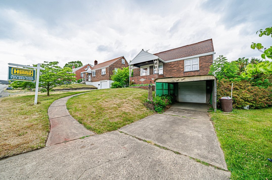 812 Lynda Ln, North Versailles, PA 15137-1821