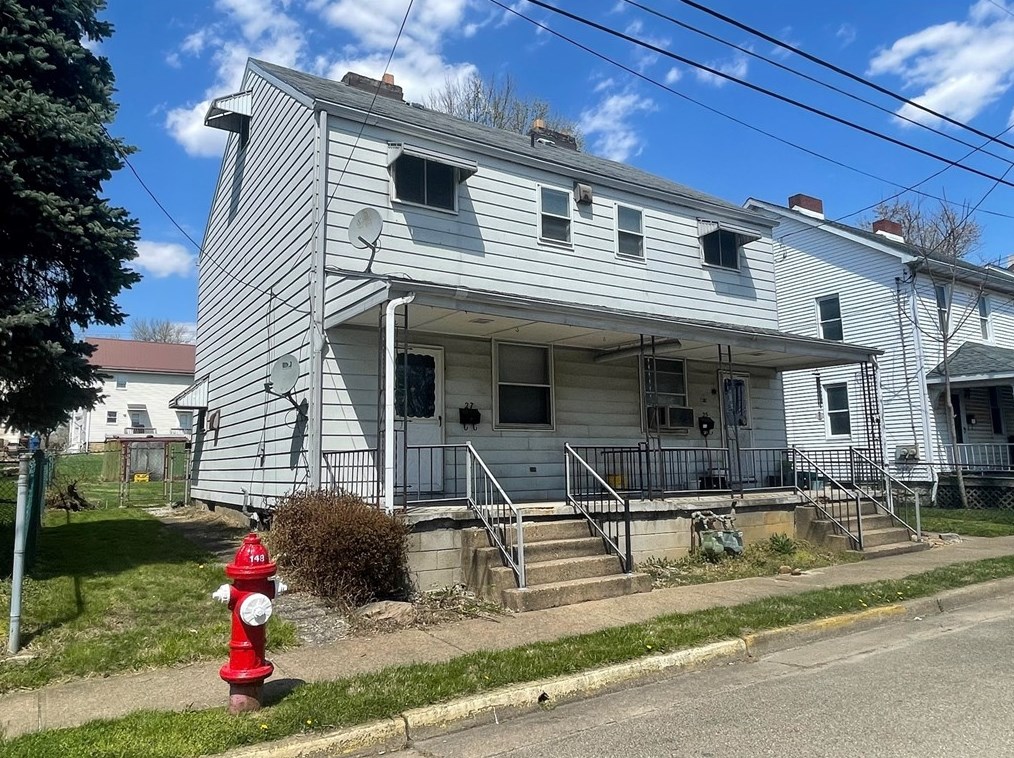 25-27 W Monroe St, Latrobe, PA 15650