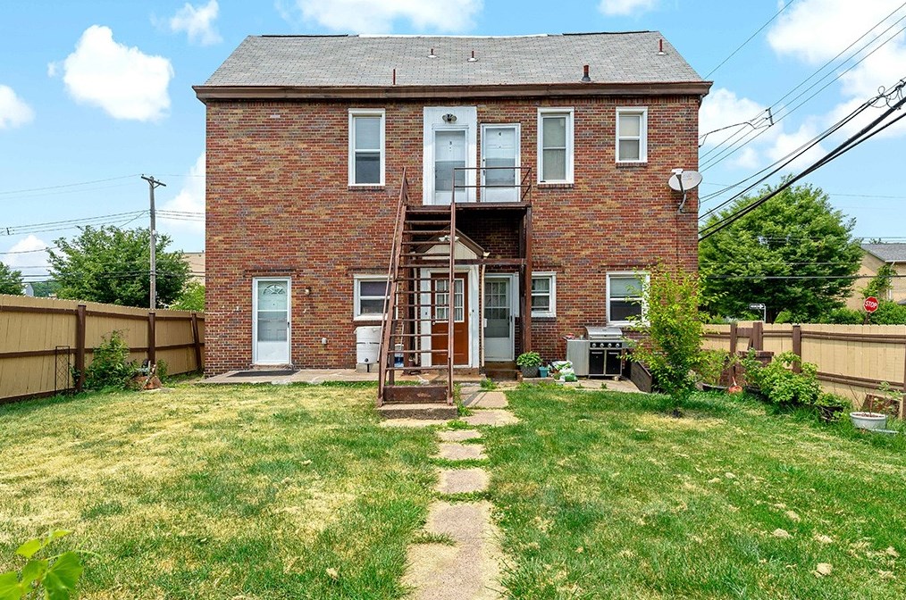 732 Idlewood Ave, Collier Township, PA 15106-1152