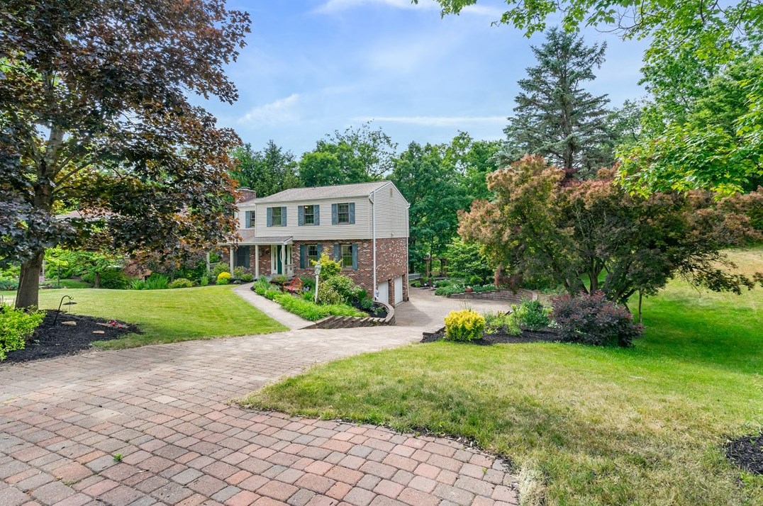 4977 Gittings Dr, Gibsonia, PA 15044