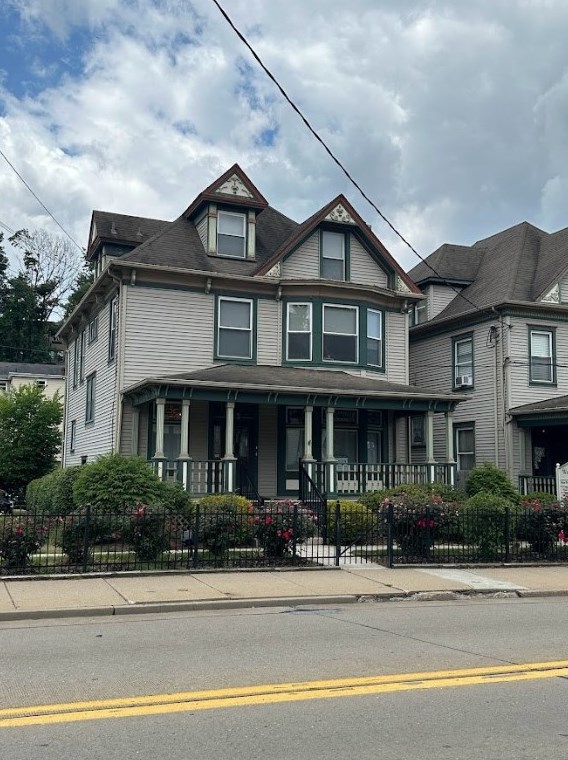 552 Washington Ave, Collier Township, PA 15106