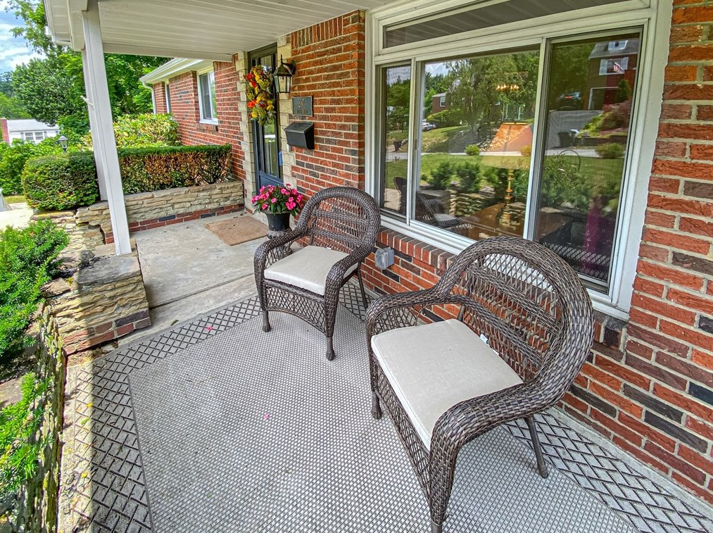 207 Logan Rd, Bethel Park, PA 15102-1242