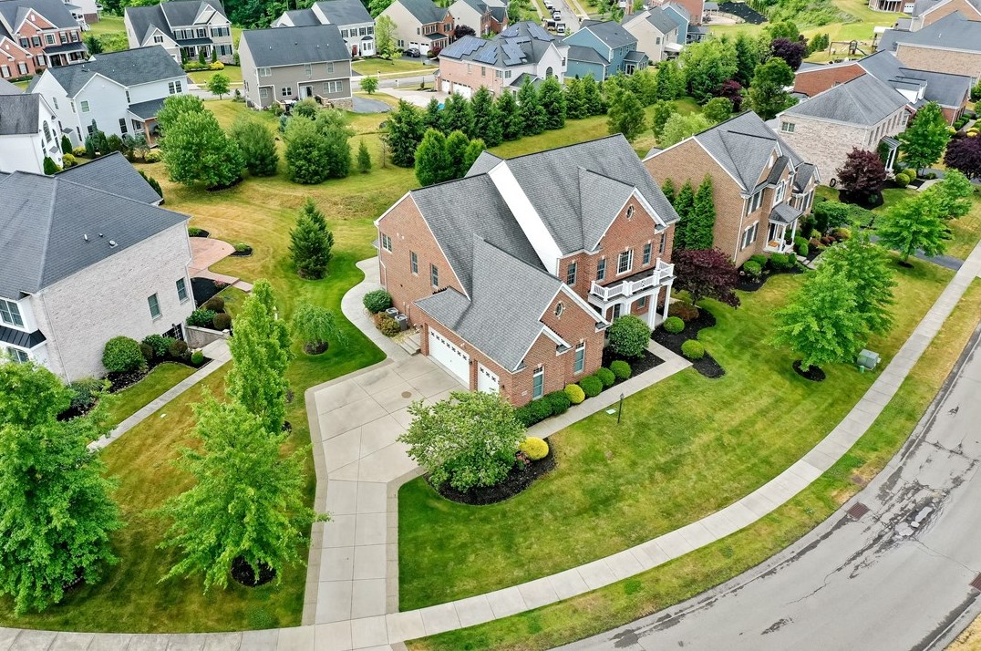 4136 Duckhorn Dr, Moon Twp, PA 15108-9474