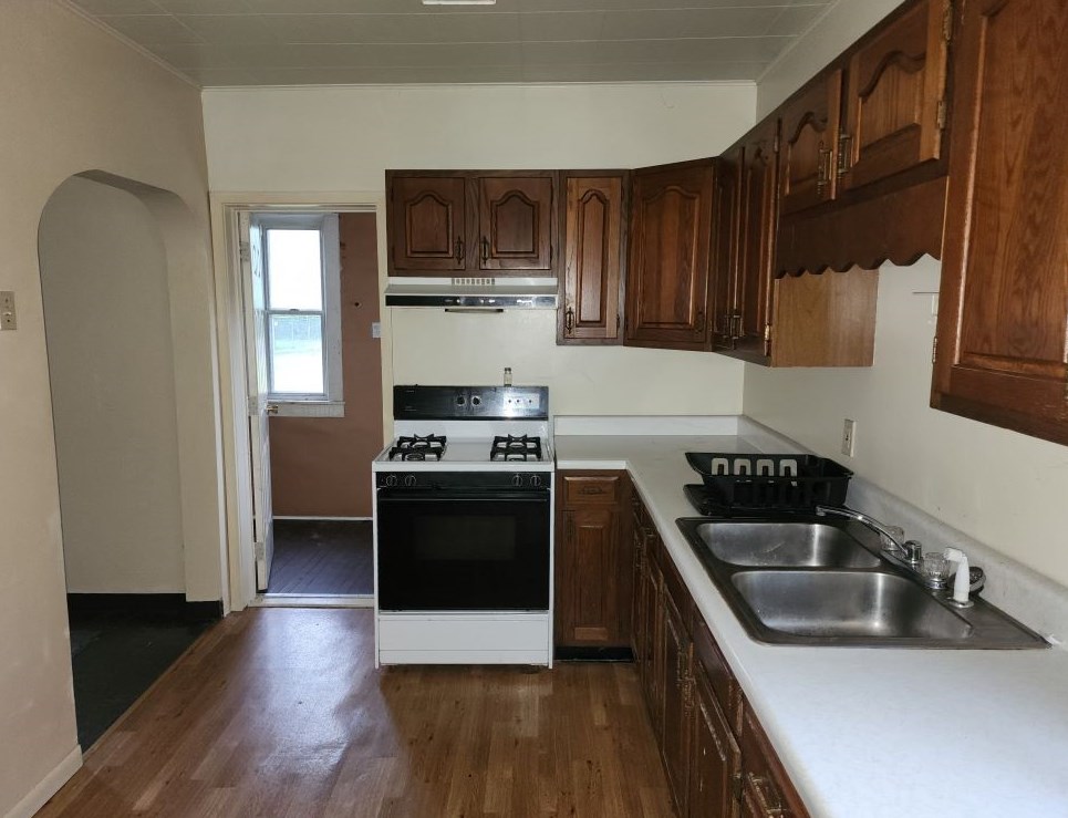 595 7th St, Indiana, PA 15701-2983