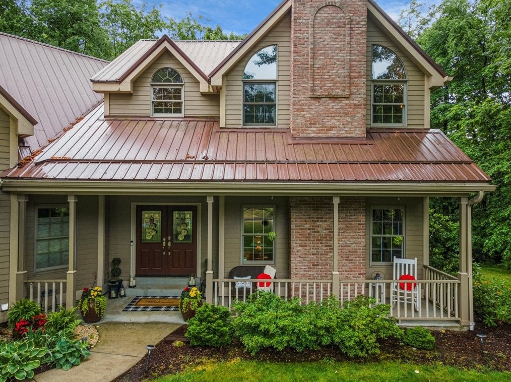 206 Tanager Ct, Evans City, PA 16033