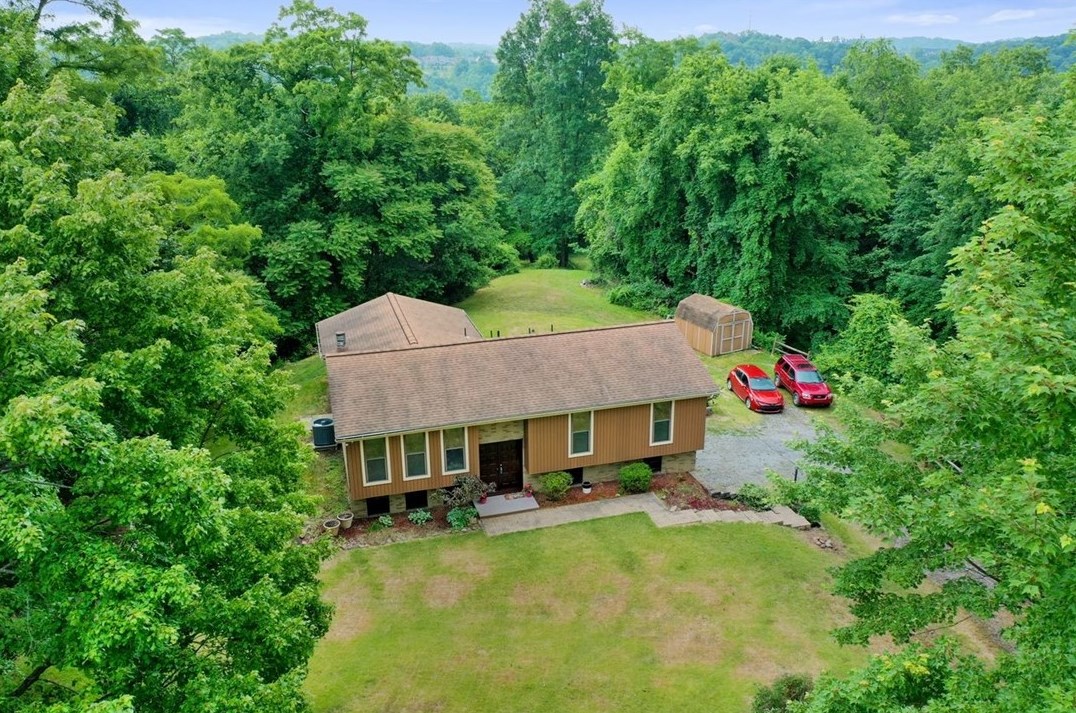 137 Hilltop, Sewickley, PA 15143