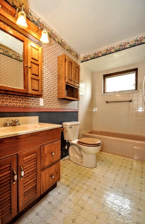 1957 Bernice Dr, North Huntingdon PA 15642-1789 exterior