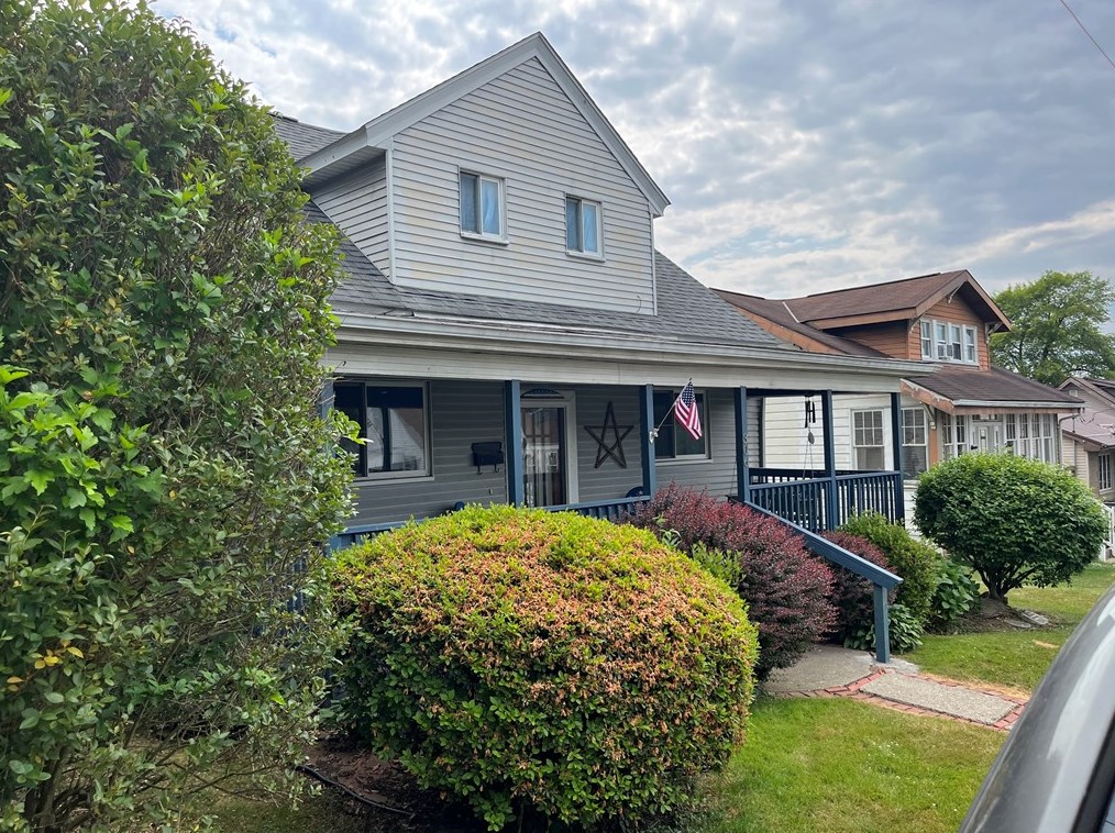 306 Fell St, North Belle Vernon PA  15012-1806 exterior