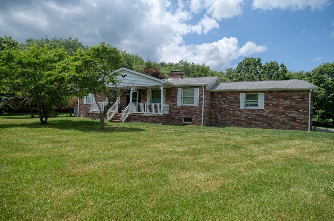 704 Unionville Rd, Prospect, PA 16052