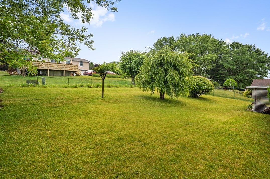 21 Willow Crossing Rd, Greensburg, PA 15601