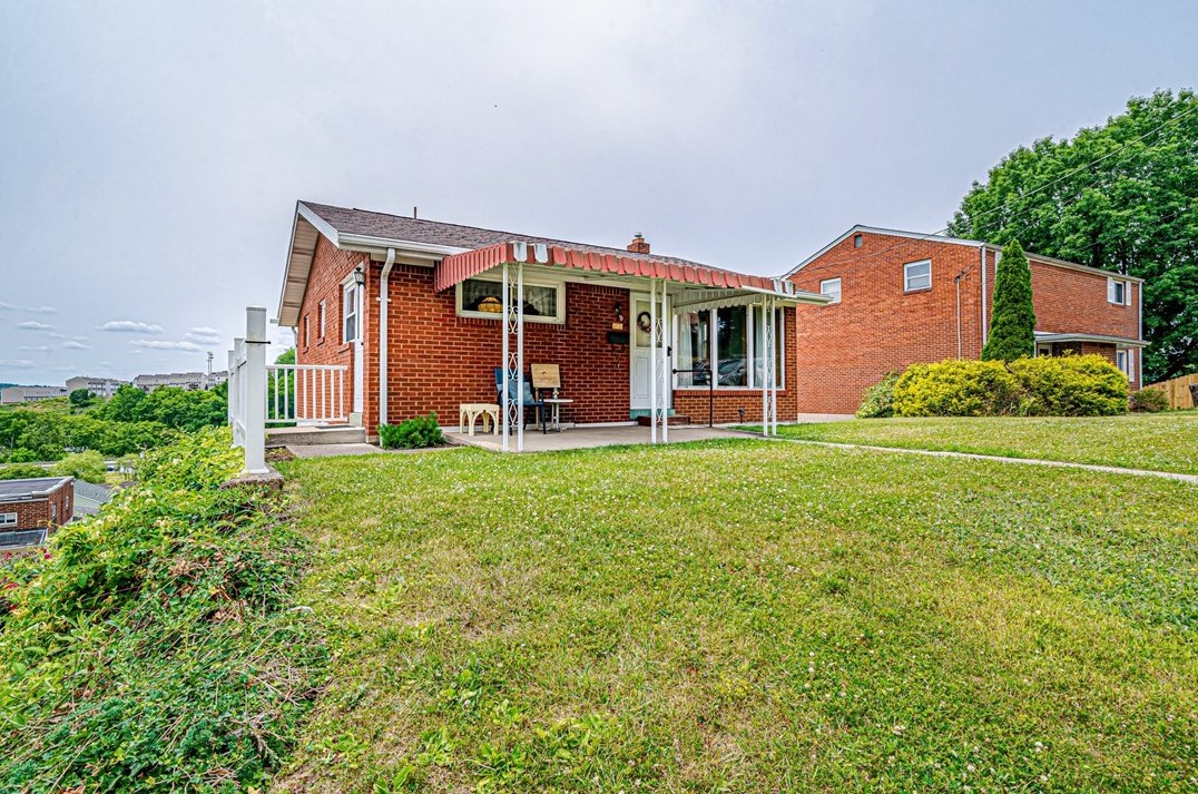 910 Sewickley St Southwest, Greensburg, PA 15601