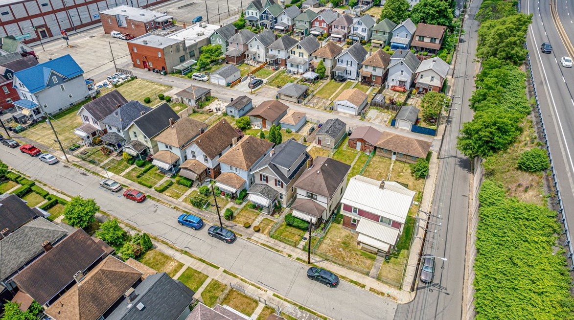 129 8th St, Turtle Creek, PA 15145-1805
