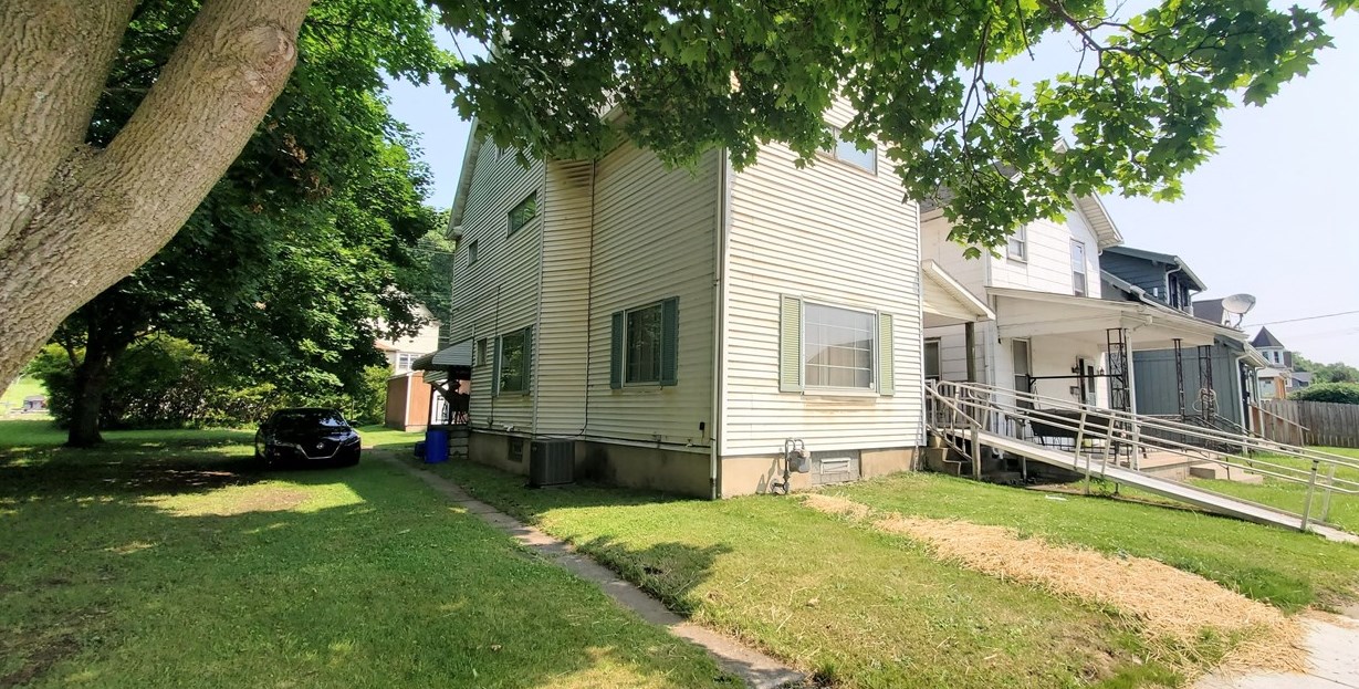 515 N Cedar St, New Castle, PA 16102