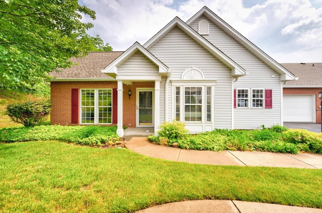 6035 Belle Terre Ct, Bridgeville, PA 15017-3459