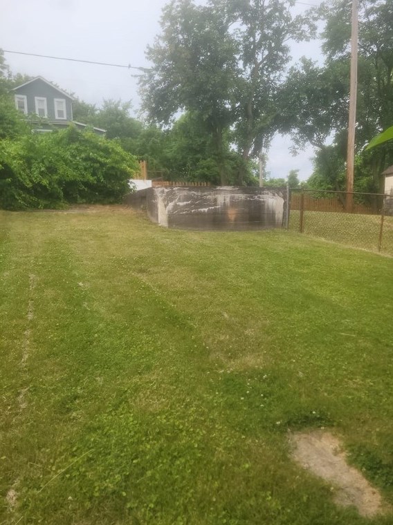 810 Oak St, Duquesne, PA 15110