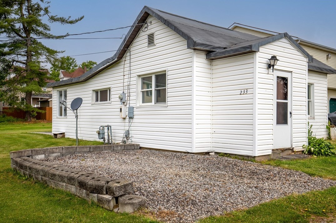 233 E Sanner St, Somerset, PA 15501