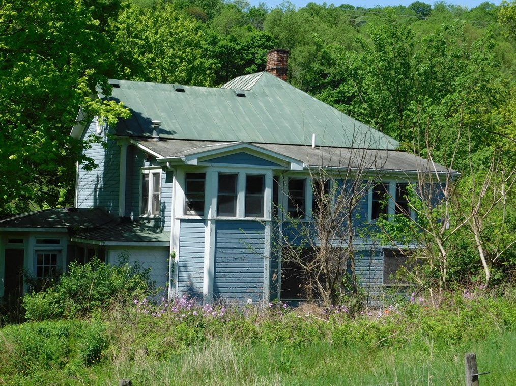 140 Harvey Hill Rd, Graysville, PA 15337-3119
