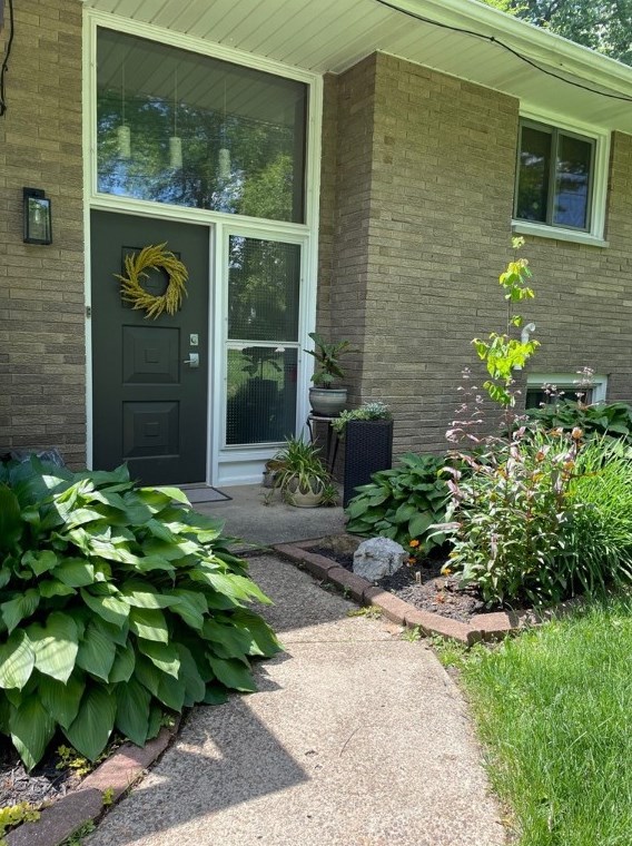6 Franconia Dr, Greensburg, PA 15601