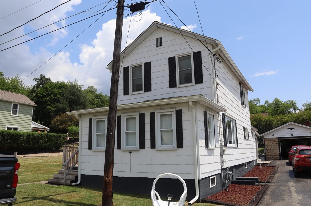 212 Mc Kinley Ave, Robinson, PA 15949
