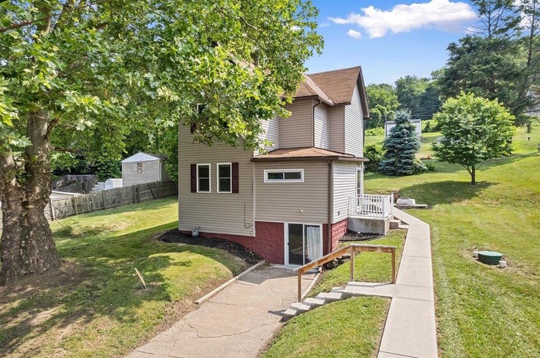 1 6th Ave, Freedom, PA 15042