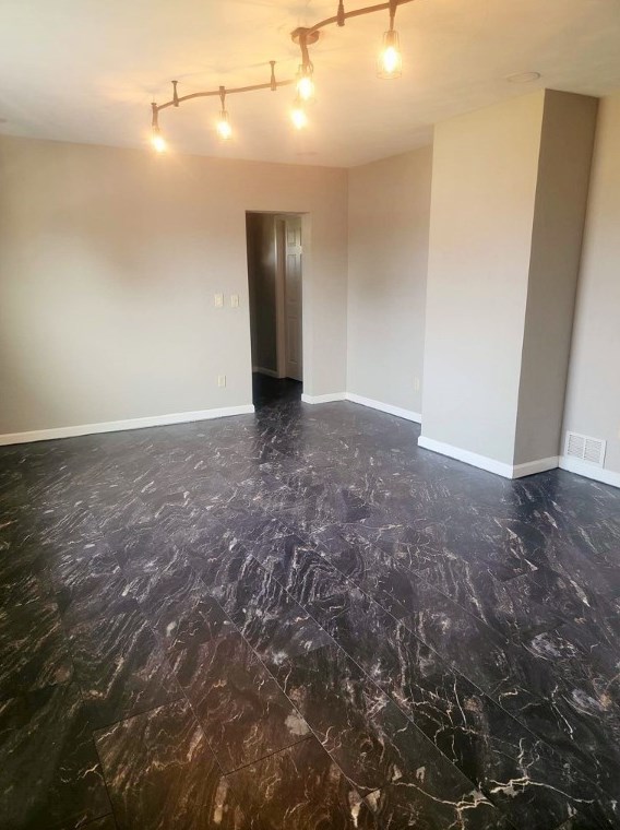 1003 Shutterly St, California, PA 15419-1508