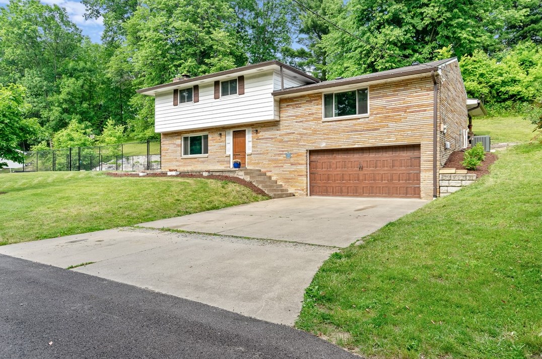 10 Gomber Dr, Mc Donald, PA 15057
