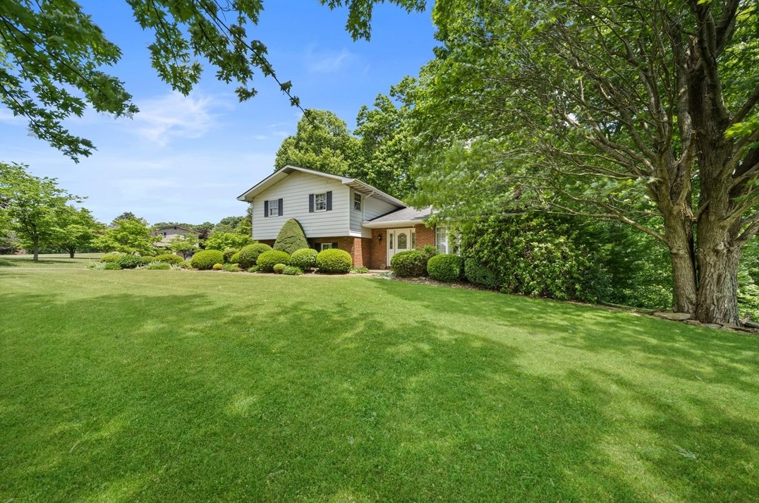 338 Hellein School Rd, Acme, PA 15610