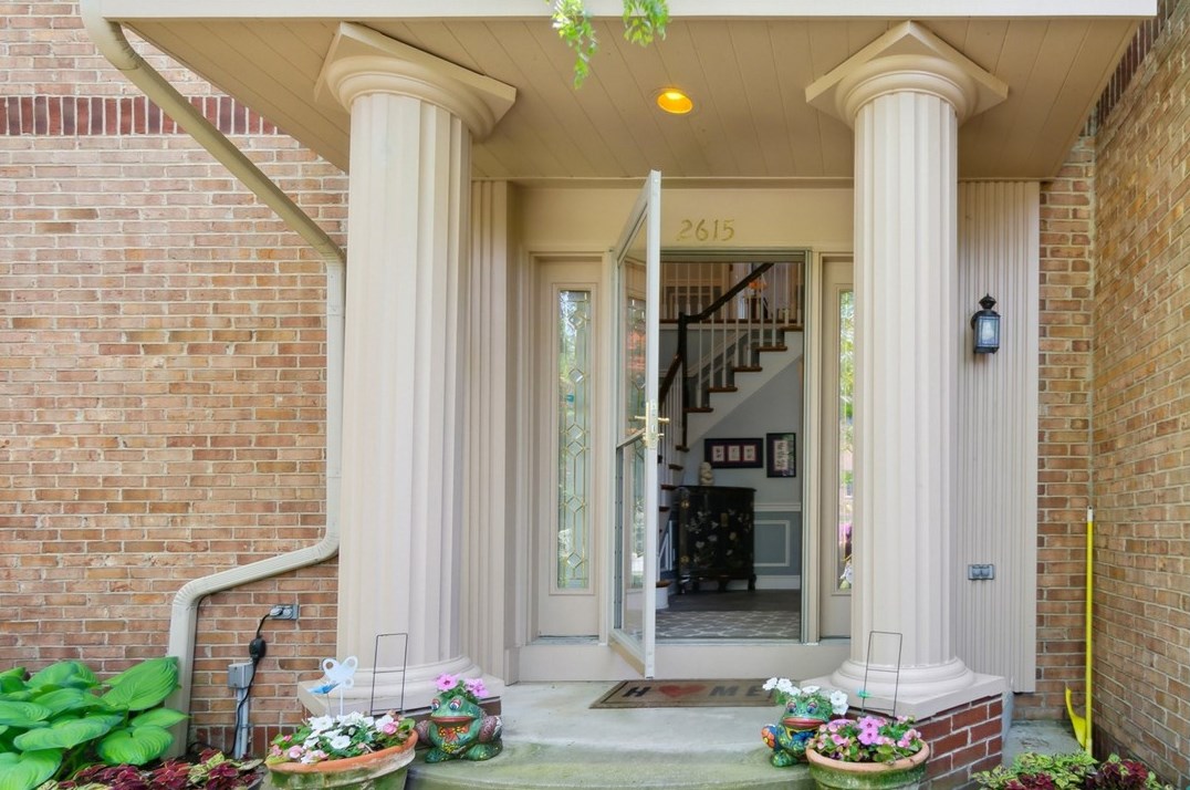 2615 Rossmoor Dr, Pittsburgh, PA 15241