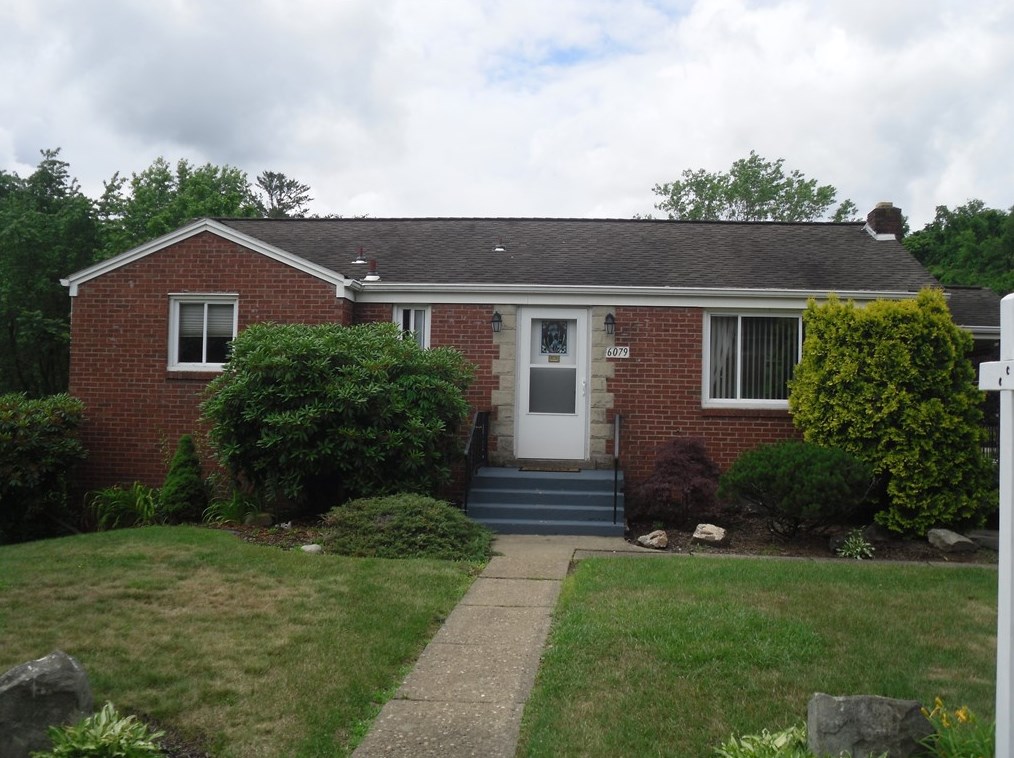 6079 Pleasant St, Finleyville, PA 15332