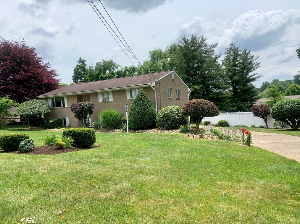 130 E Fair Meadows Dr North, Canonsburg, PA 15317