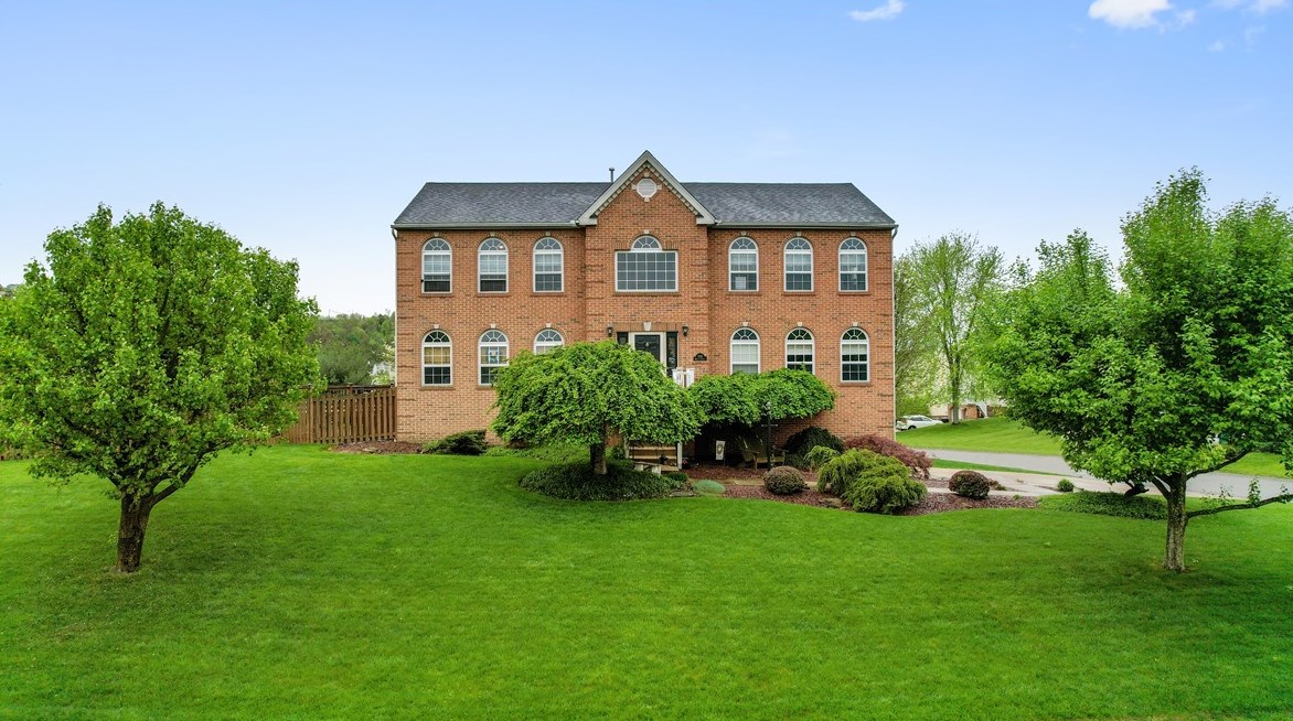 1328 Morgan Cir North, Canonsburg, PA 15317