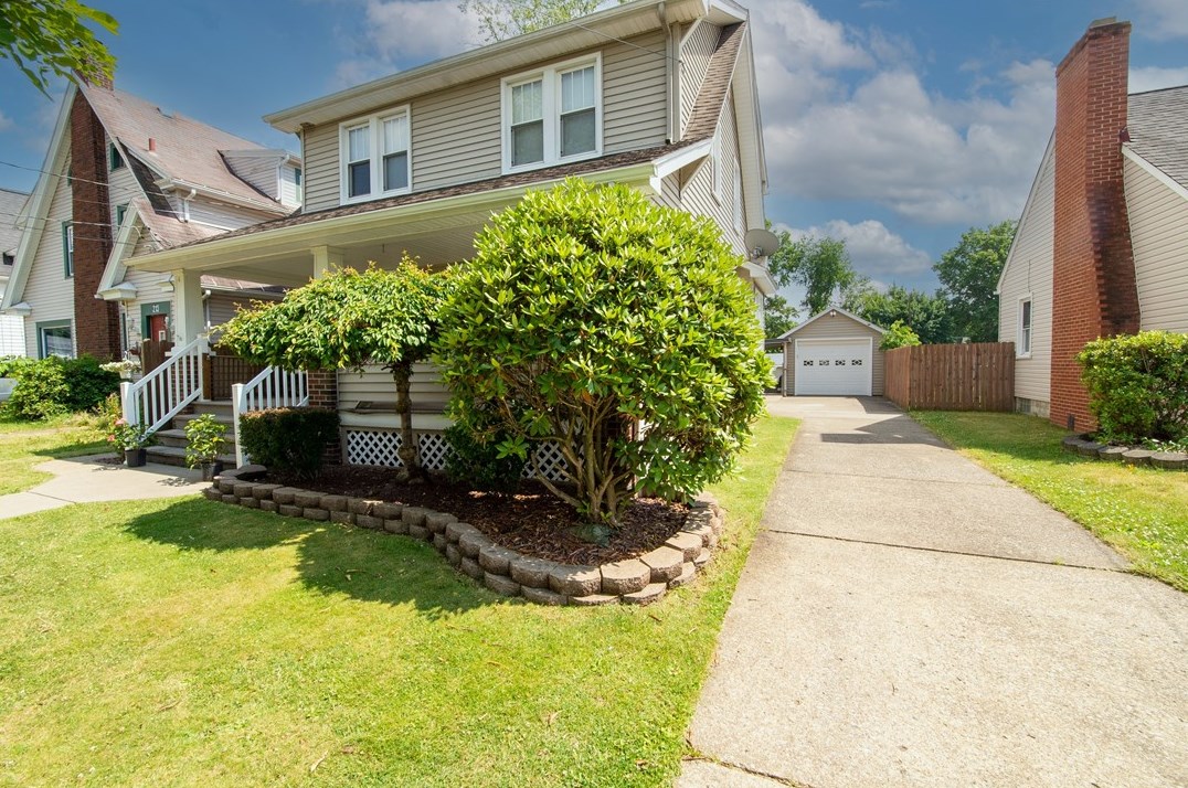 215 W Winter Ave, New Castle, PA 16101