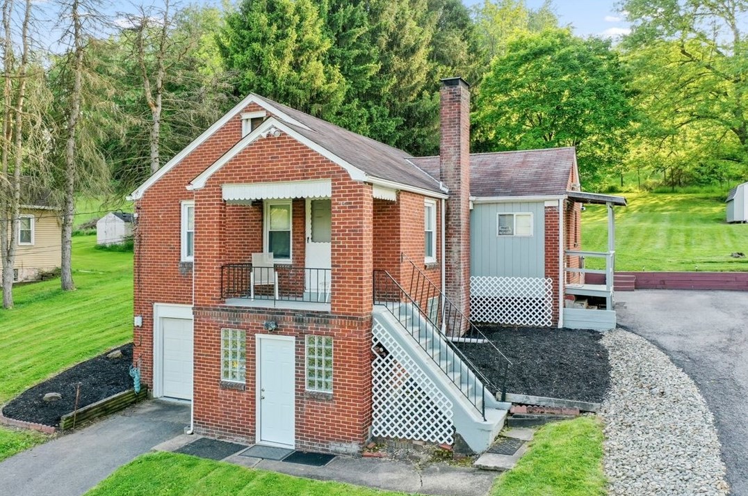 24 Panorama Dr, Washington, PA 15301-9749
