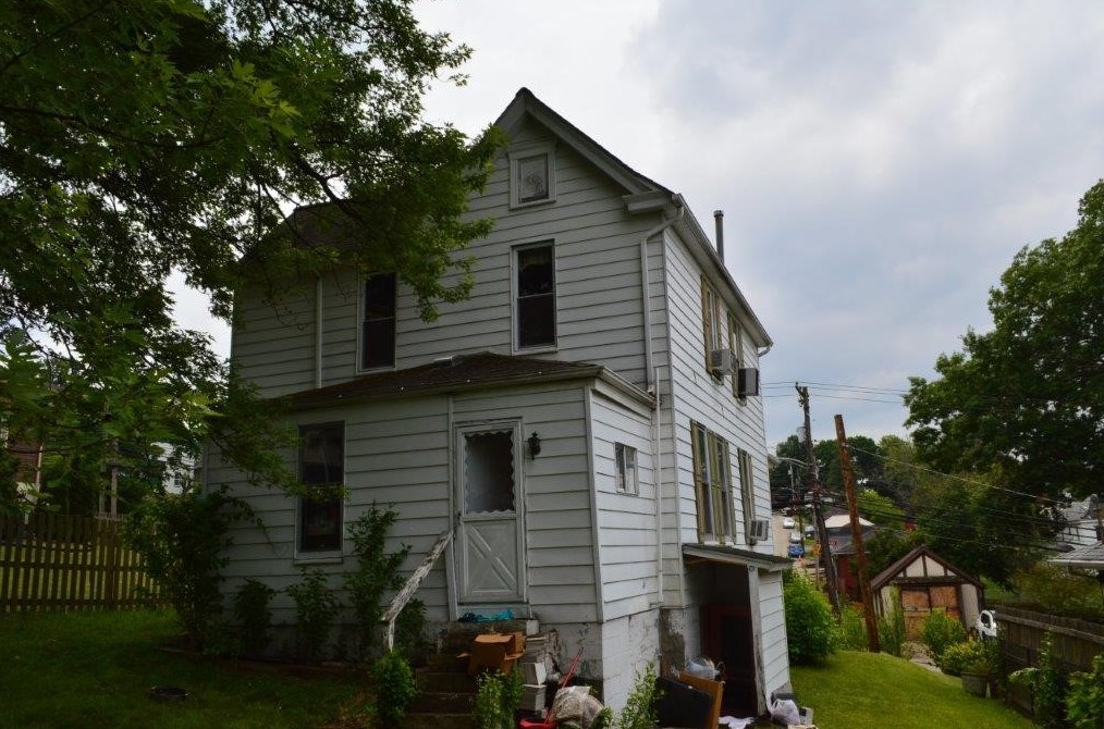 11 Murtland Ave, Washington, PA 15301