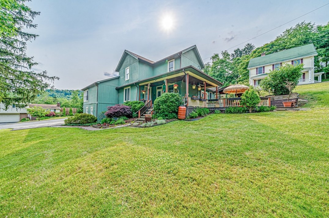 301 Maple St, West Newton, PA 15089