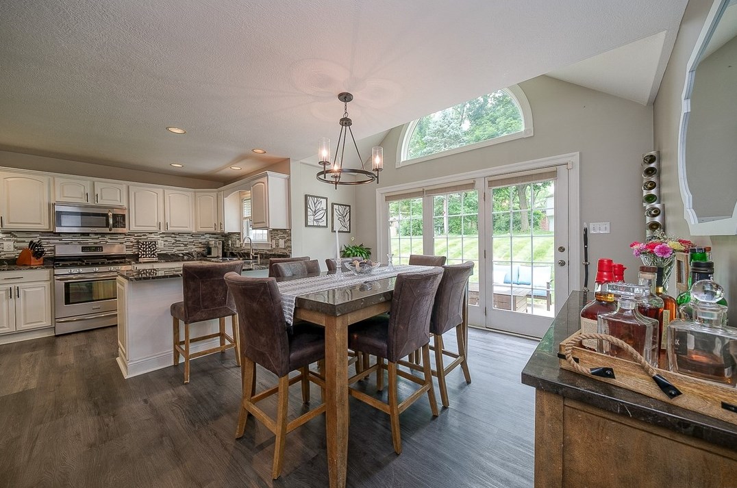 454 Sharon Rd, Moon Twp, PA 15108-2600