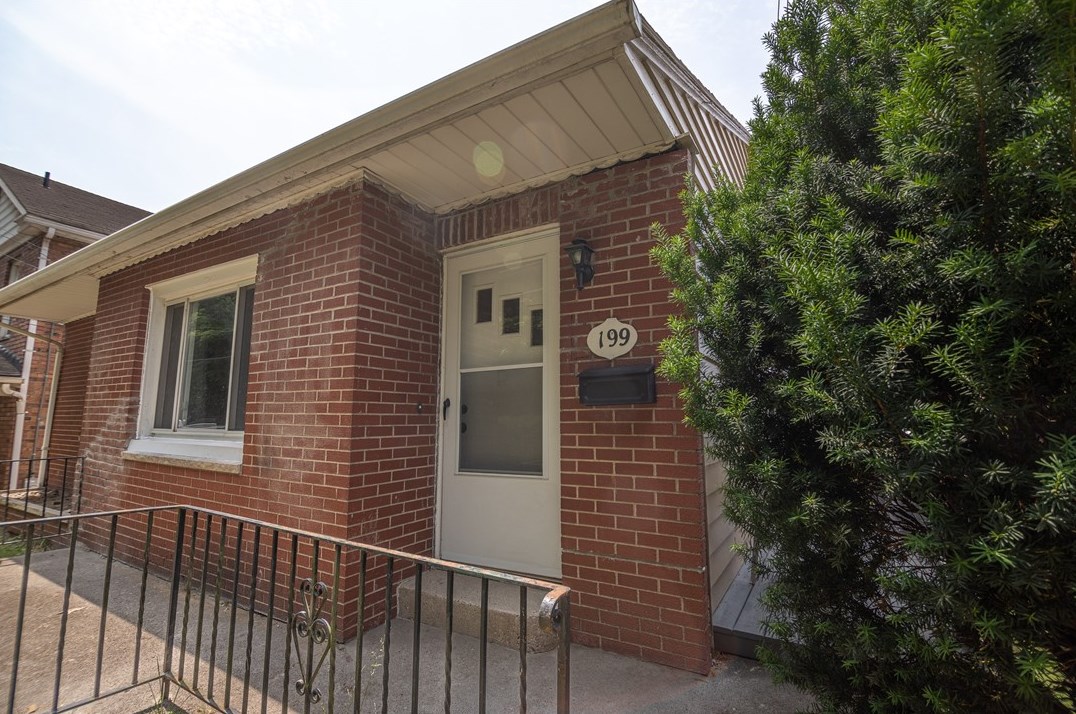199 Locust St, Ambridge, PA 15003