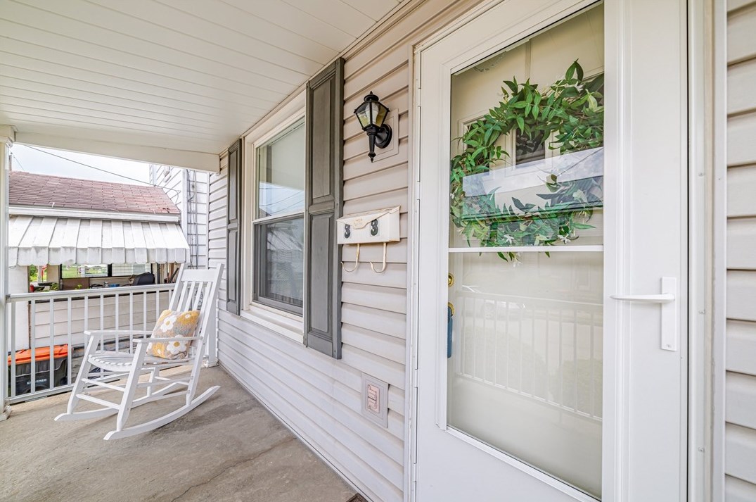 33 W Madison St, Latrobe, PA 15650