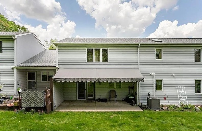 135 Queens Way North, Canonsburg, PA 15317