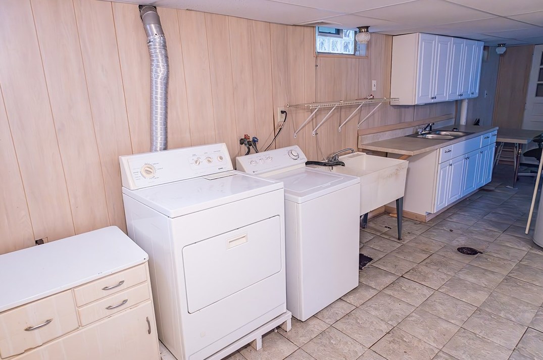 3711 6th Ave, Beaver Falls PA  15010-1918 exterior