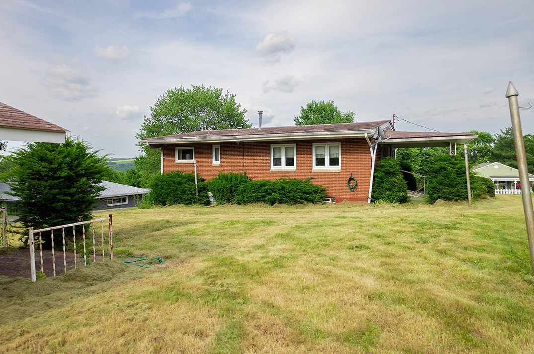 3711 6th Ave, Beaver Falls PA  15010-1918 exterior