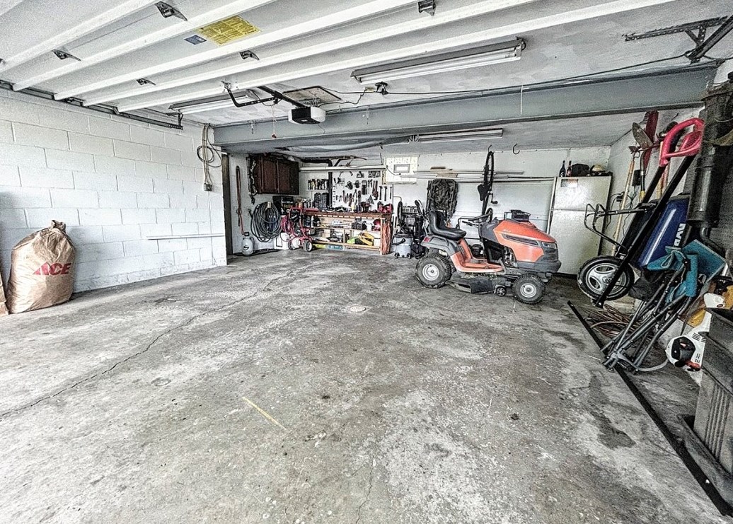 102 Crossland Rd, Butler PA  16002-1102 exterior