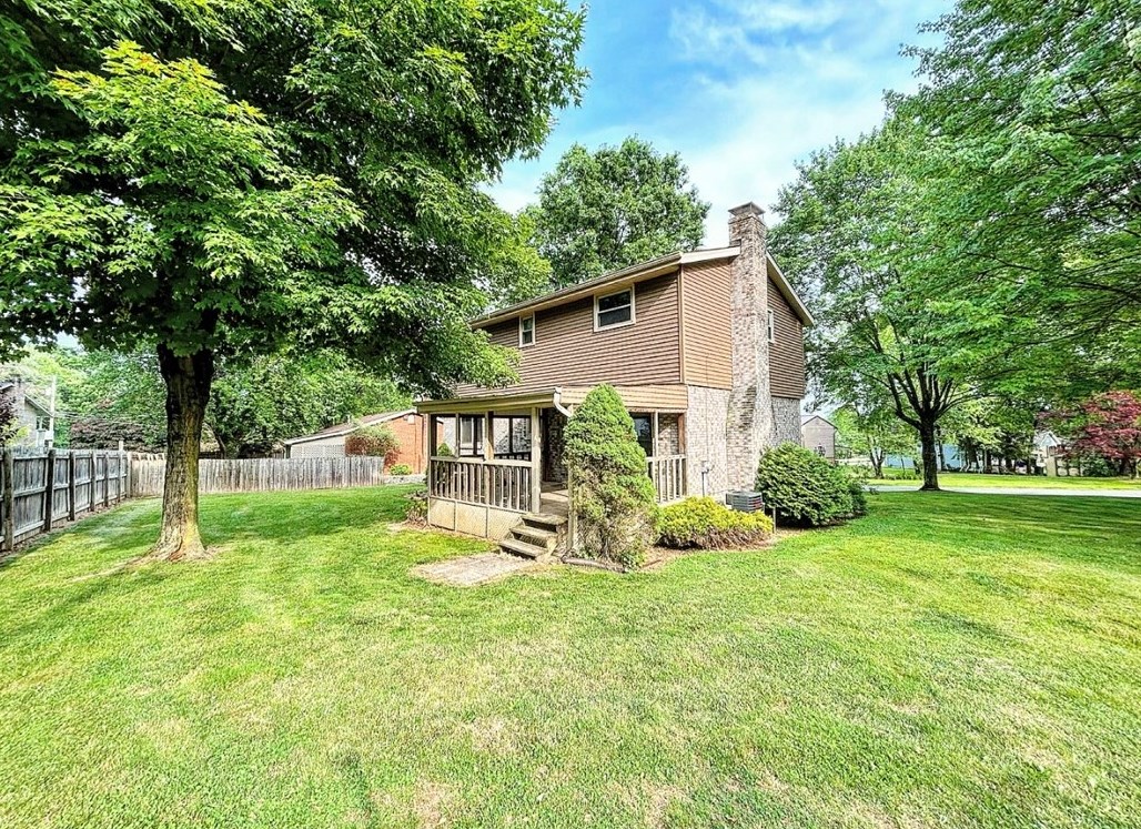 102 Crossland Rd, Butler PA  16002-1102 exterior
