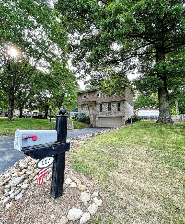 102 Crossland Rd, Butler PA  16002-1102 exterior