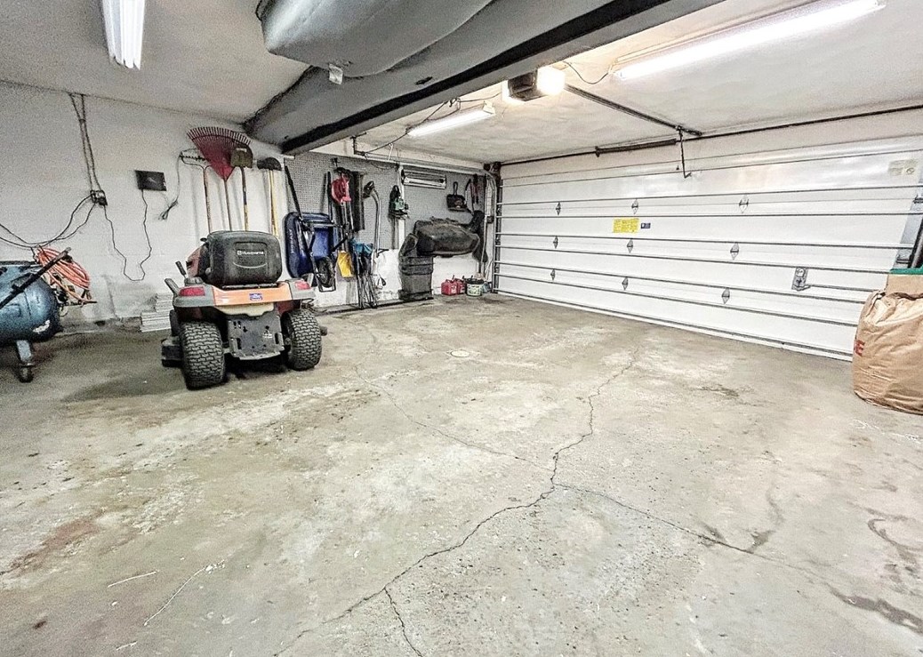 102 Crossland Rd, Butler PA  16002-1102 exterior