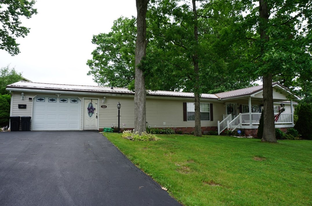1414 Jonathan Dr, Somerset, PA 15501